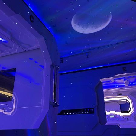 ماكتان Bmax Spacepods المظهر الخارجي الصورة