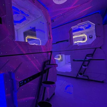 ماكتان Bmax Spacepods المظهر الخارجي الصورة