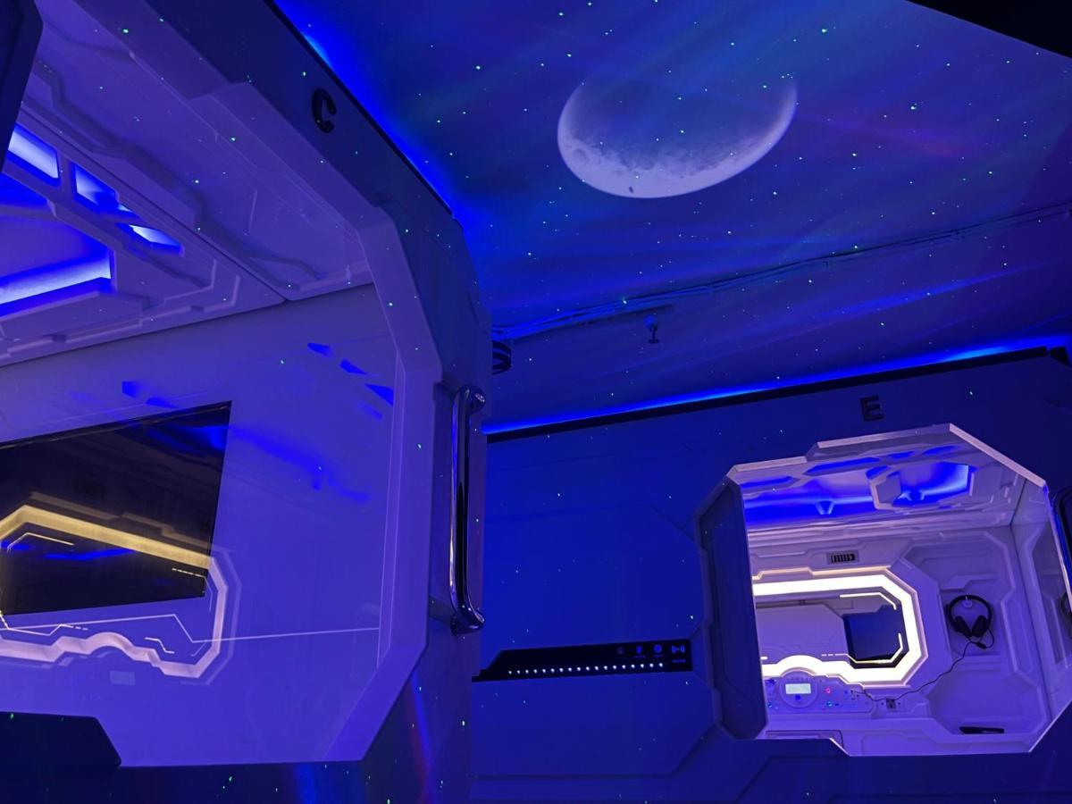 ماكتان Bmax Spacepods المظهر الخارجي الصورة