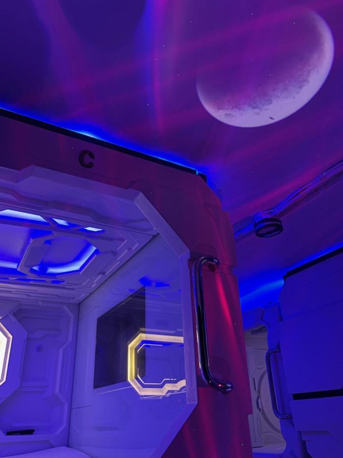 ماكتان Bmax Spacepods المظهر الخارجي الصورة